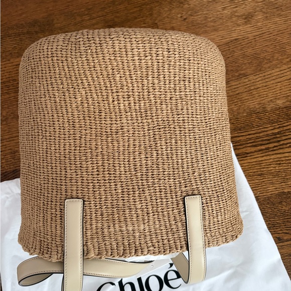 Chloe - Large Horse Medal basket bag in Deep Ivory - Picture 10 of 10